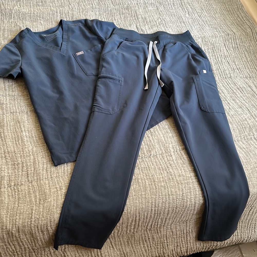 FIGS DARK HARBOR SET